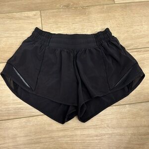 Lululemon Hotty Hot Shorts - 2.5” inseam